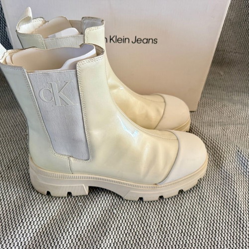 Calvin Klein Chunky Combat Chelsea Boots Size 39 Like New, White