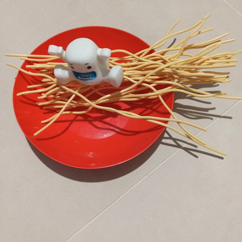 Yeti In My Spaghetti board game used