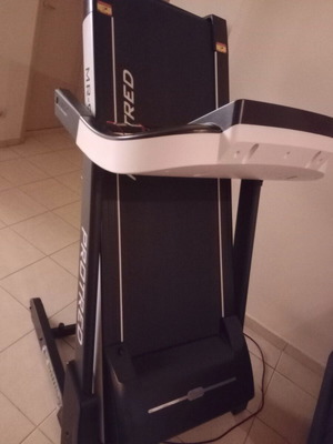 ProTred MR-900 Electric Folding Treadmill like new, 3hp, 130kg max