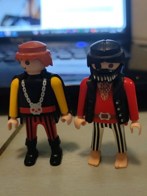 Playmobil pirates crew from set 3860 used