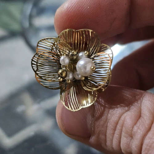 Handmade flower ring used with pearls