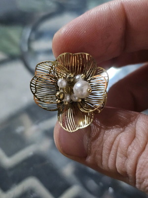 Handmade flower ring used with pearls
