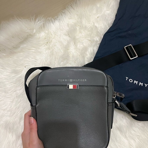 Tommy Hilfiger crossbody bag gray leather-look new