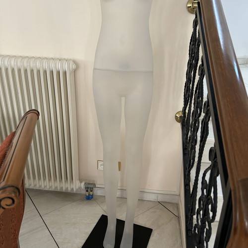 Display mannequin like new with hands included