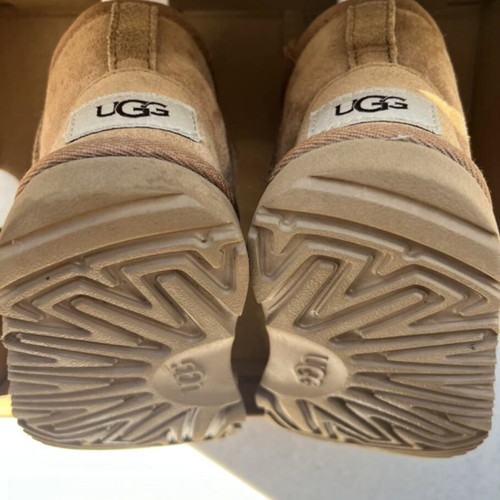 UGG kids ankle boots tan like new, size 25