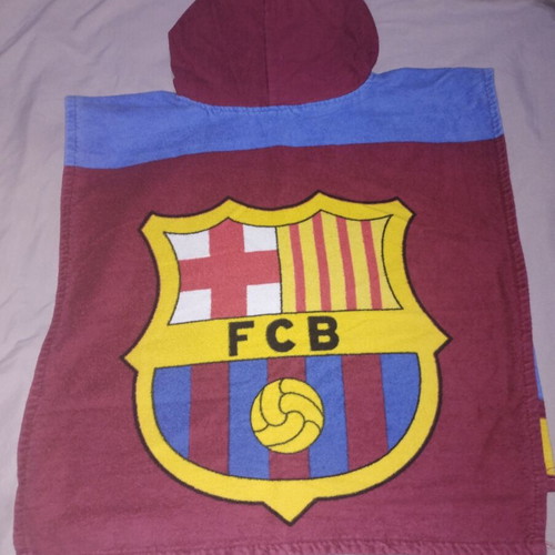 Barcelona kids' beach towel with hood, slightly used