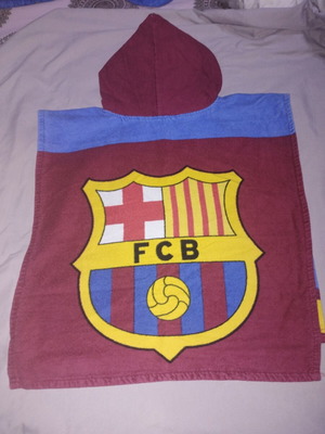 Barcelona kids' beach towel with hood, slightly used