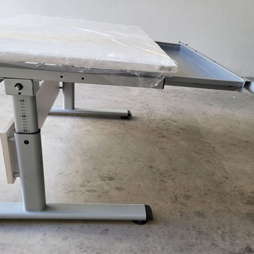 Paidi children's desk like new, adjustable height with drawer
