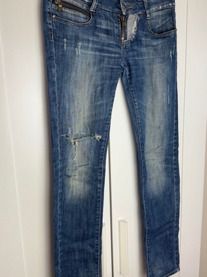 Staff jeans size 27 used, skinny blue with rips