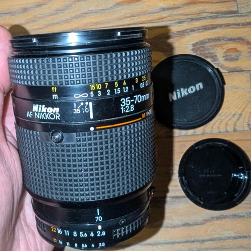 Nikon AF Nikkor 35–70mm f/2.8 lens