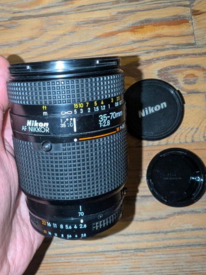 Nikon AF Nikkor 35–70mm f/2.8 lens
