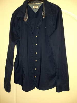Tommy Hilfiger Denim Shirt XL Blue with Polka Dot Details like new