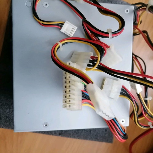 Τροφοδοτικό FSP250-60GTA 250W μεταχειρισμένο, ATX 20-pin, 5x Molex, 2x FDD