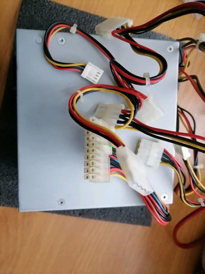 Τροφοδοτικό FSP250-60GTA 250W μεταχειρισμένο, ATX 20-pin, 5x Molex, 2x FDD