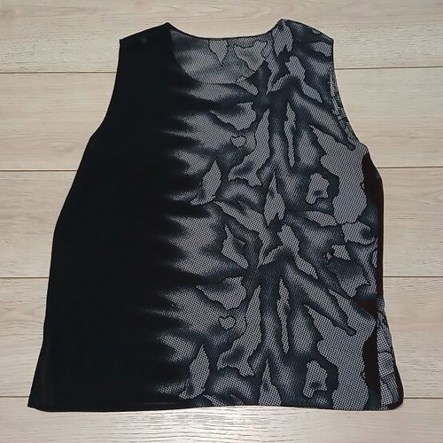 Tank top like new, gray and black, size L