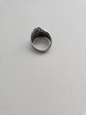 Skeleton Hand Ring like new, silver tone by Άπεφθον