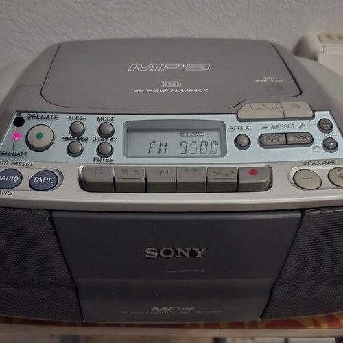Sony CFD S03CPL Portable Mp3 Radio CD Cassette Player like new