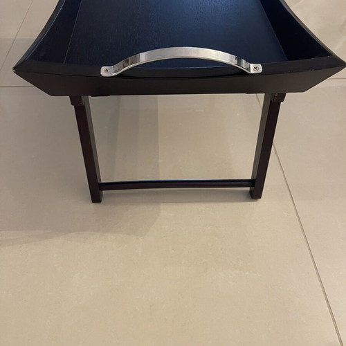 Serving tray with legs like new, for bed or sofa