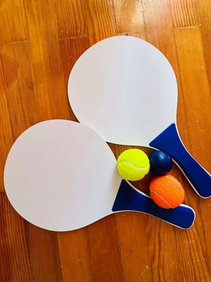 Rackets and 3 balls like new