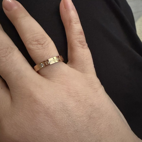 Ring in rose gold color with 3 zirconia, like new
