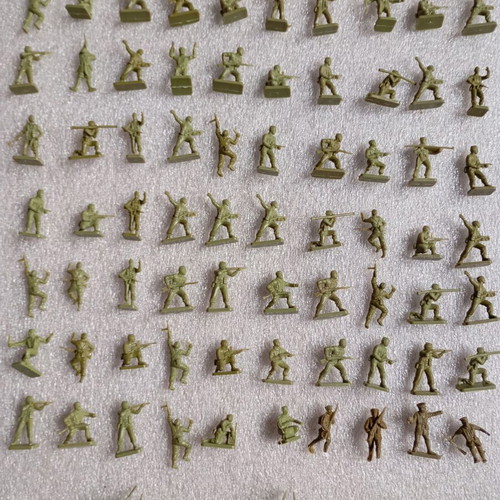 Vintage Airfix Matchbox 1:72 WWII US Marines figures set, 107 pcs