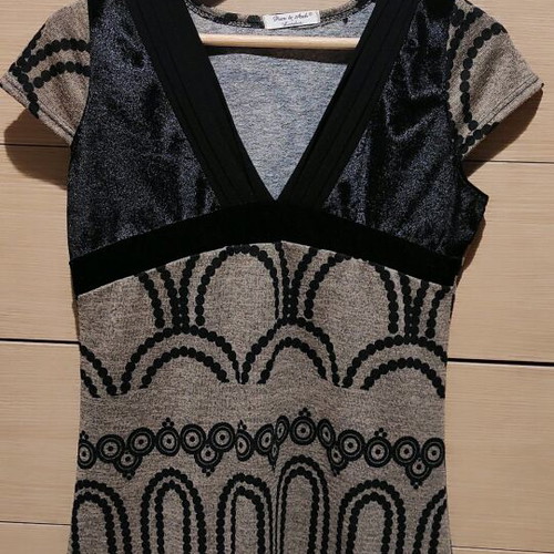 Velour knitted blouse like new, size L, black and beige