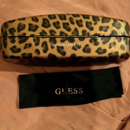 Guess hard large glasses case like new, brown and gold