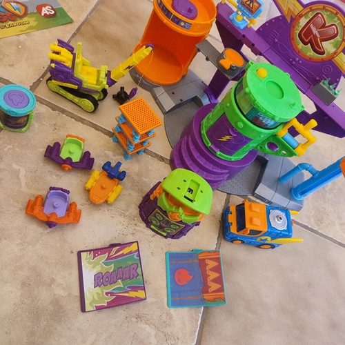 Super Thing's collectible figures used