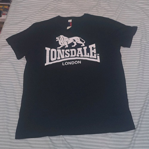 Lonsdale black t-shirt like new, size M