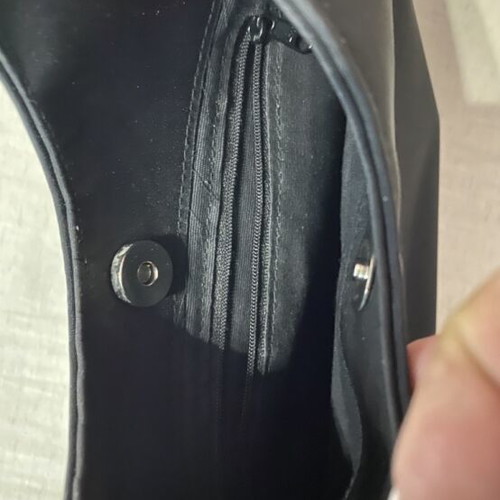 Black Shoulder Bag like new, minimalist 90s style hobo