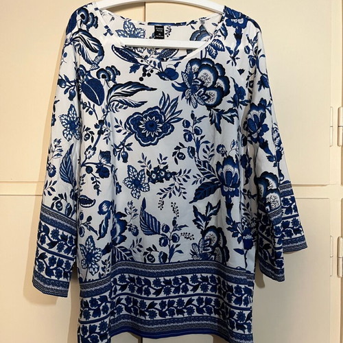 Emery Rose blouse XL new, white and blue