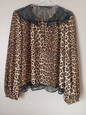 Leopard shirt with lace details size M and L