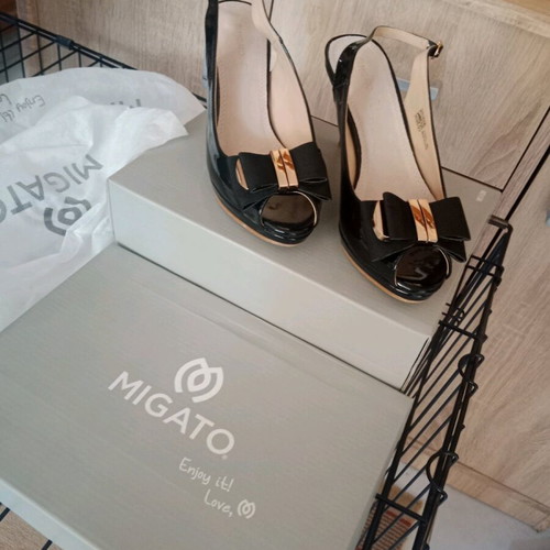 Migato black patent leather pumps like new, size 39, 9 cm heel