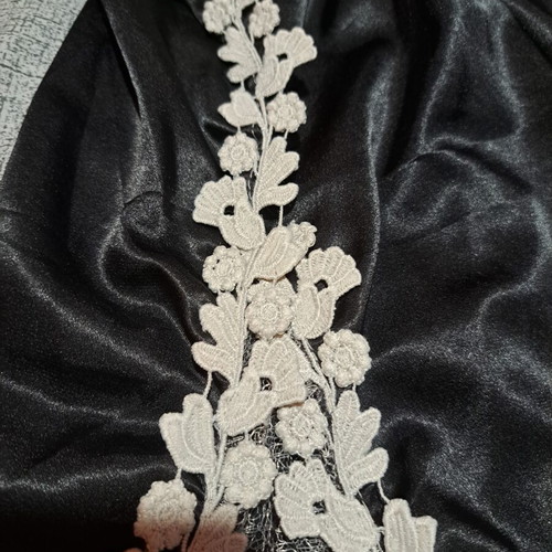 Satin nightgown like new with white flowers and adjustable straps