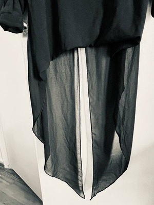 Blouse with tail black like new, size S