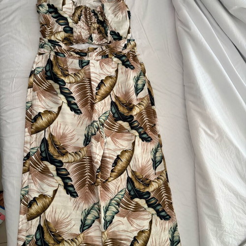 Chicard summer set crop top and high-waisted zip culotte like new, tropical print
