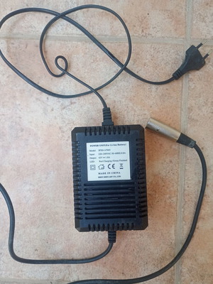 Lithium battery charger (Li-ion)