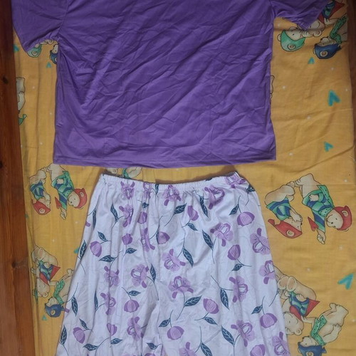 Temu women's pajama set new, size L, purple and white floral capri