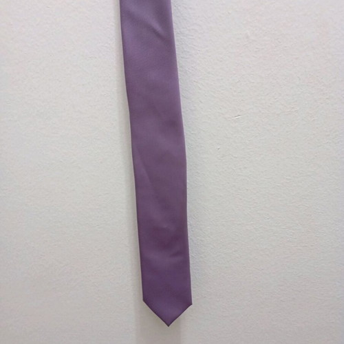 Tie purple color shiny like new, BERTO LUCCI