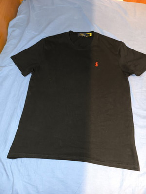 Ralph Lauren black T-shirt very good condition, medium fit