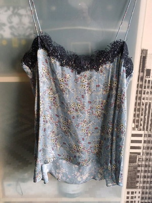 Zara lingerie top like new with black lace on blue base