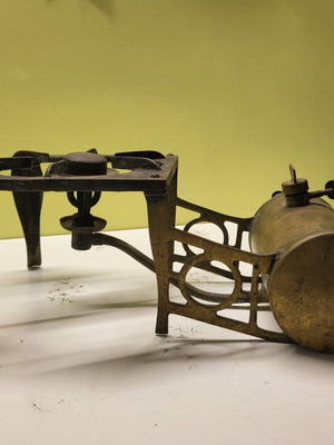 Vintage oil stove used in good condition