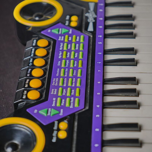 Children's keyboard used in good condition