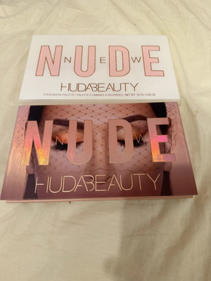 Huda Beauty Nude Eyeshadow Palette new