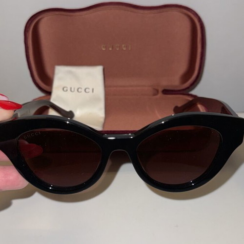 Gucci women's sunglasses new with full packaging