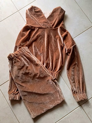 Velveteen set camel size small like new