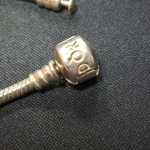 Pandora silver bracelet 925 like new, 18 centimeters