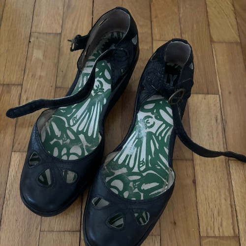 Fly London shoes used leather sandals size 39 black