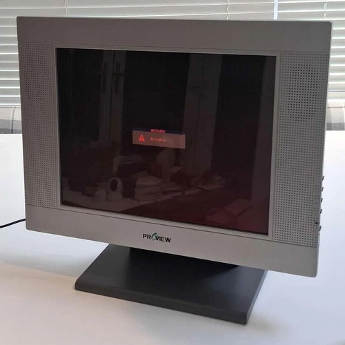Proview EM-150 TFT 568 15 Inch LCD Monitor like new with speakers