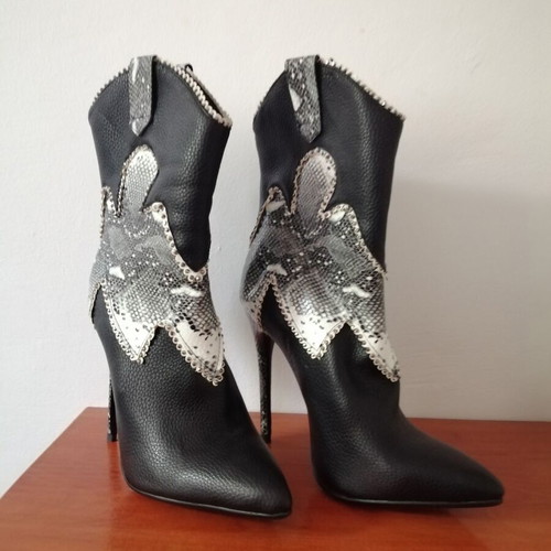 Women's boots size 36 with snake print and crystals, high stiletto heel